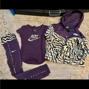 Nike Purple and Zebra Print Activewear Set

Purple Youth Medium Nike Bundle